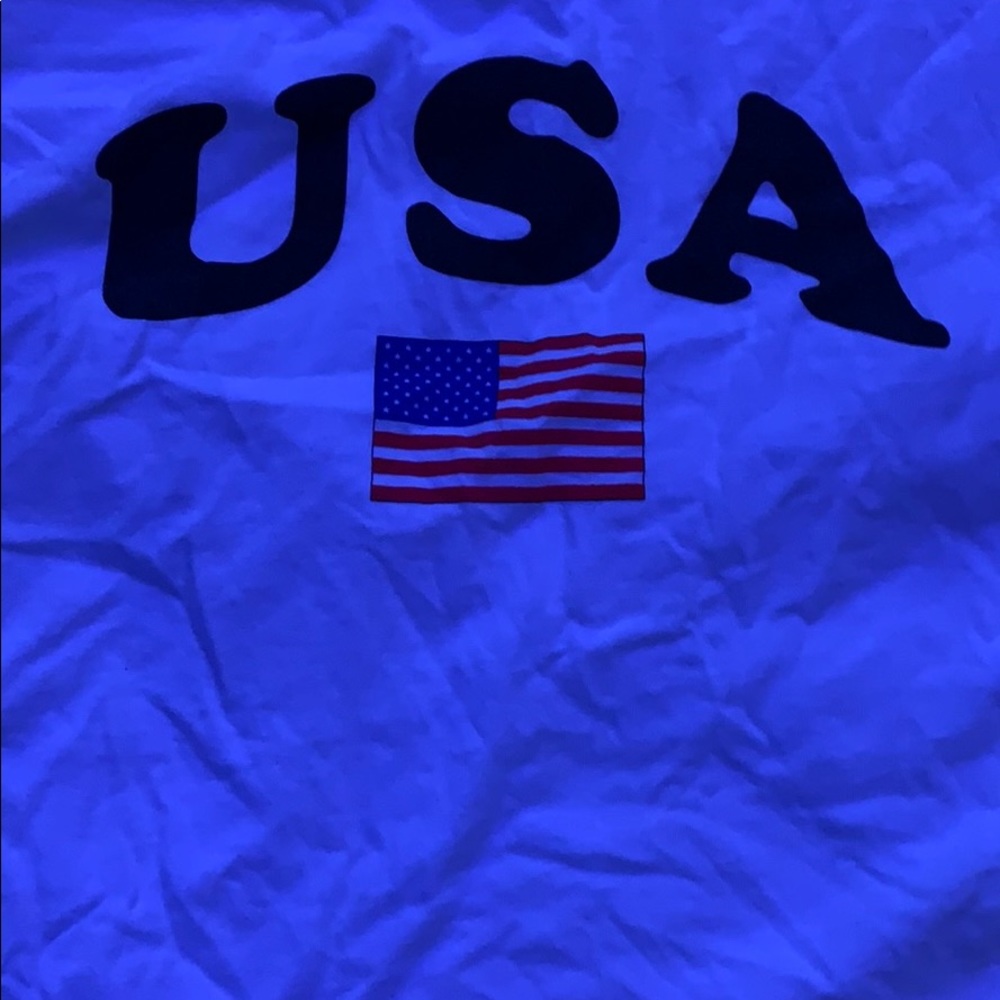 Forever 21 USA girl Croptop - Picture 2 of 4
